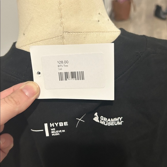 Black BTS T-shirt NWT - Picture 4 of 4